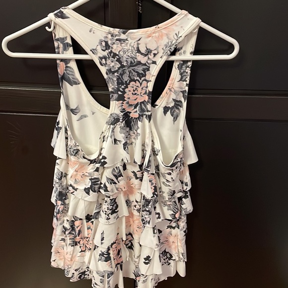 Forever 21 womens sleeveless top w/cascading ruffles.Size S. 95% poly 5% spandex - Picture 5 of 6